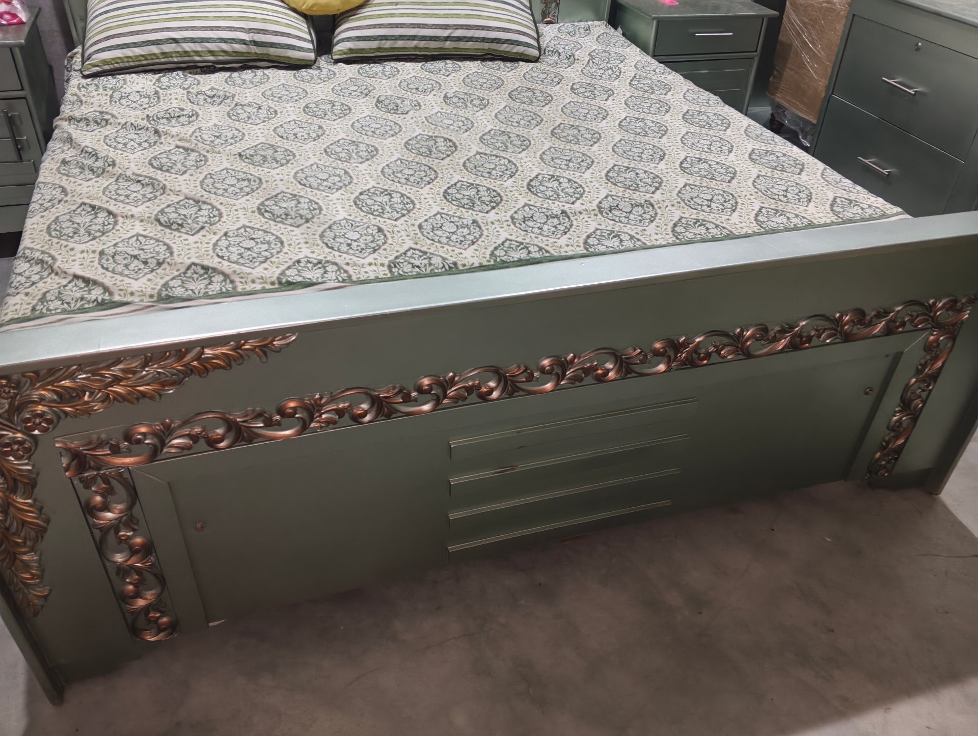Double bed 