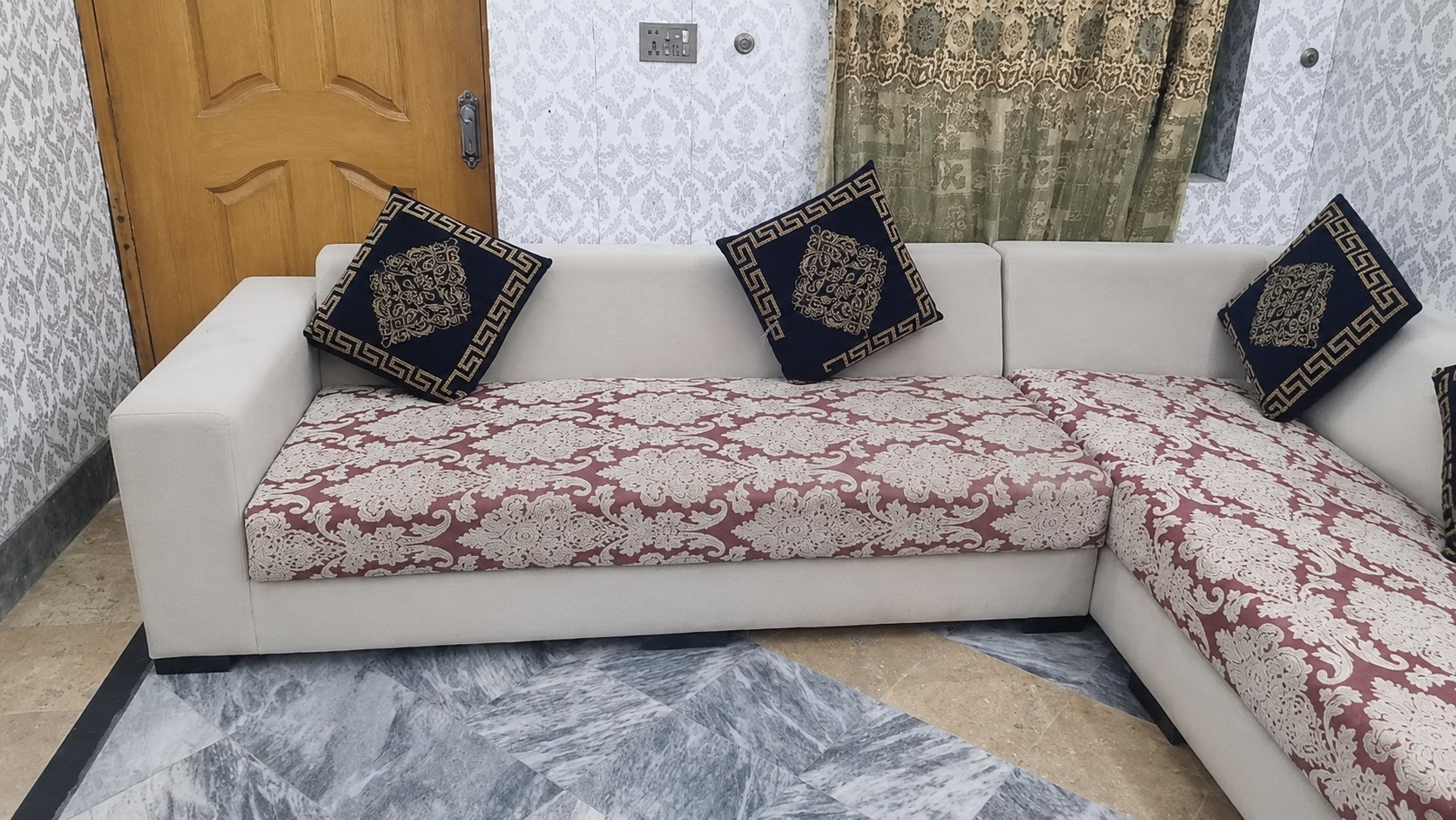 6 seater L-shape sofa photo 2